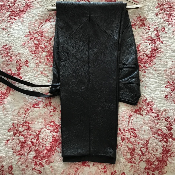 BLACK NATURAL GRAIN COWHIDE LEATHER PANTS - Picture 9 of 12